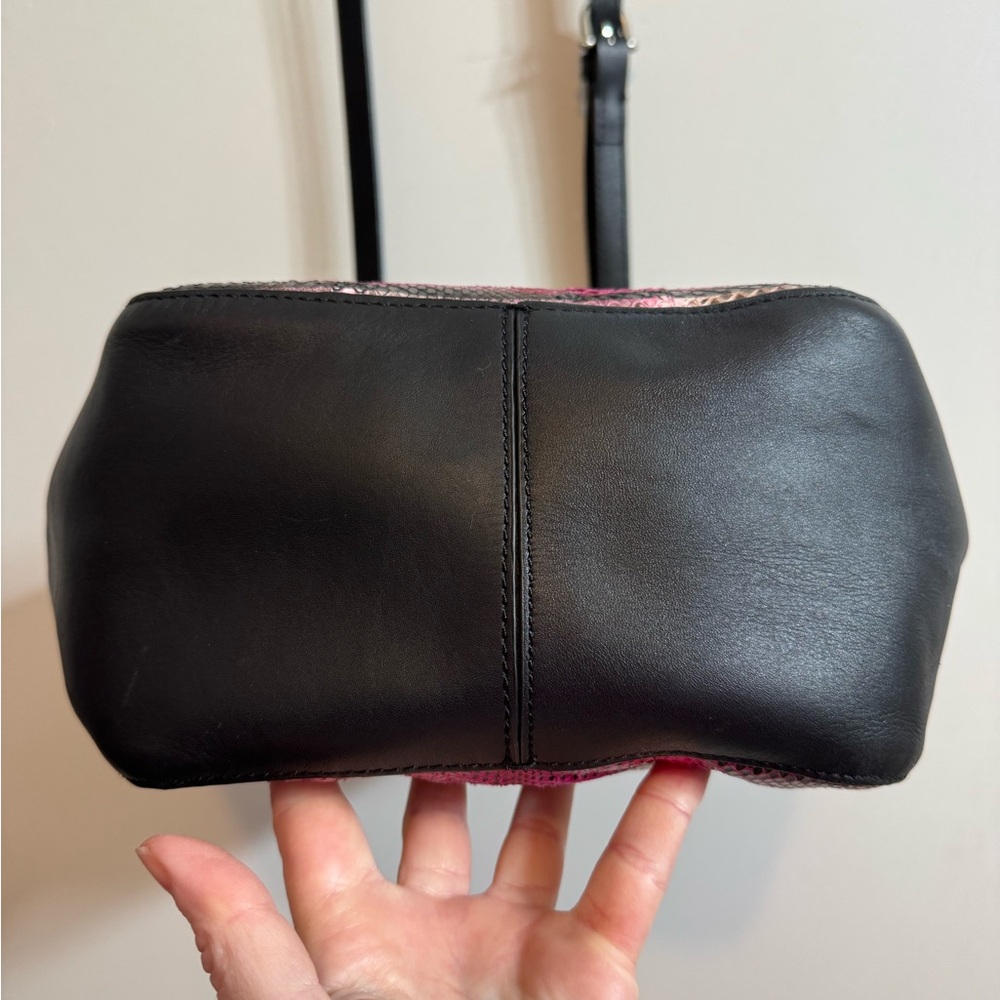 Etienne Aigner Crossbody - Picture 6 of 16